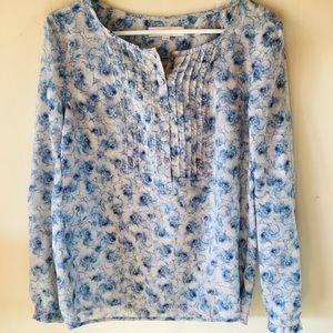 🎉LOFT blouse, M, off white with blue floral